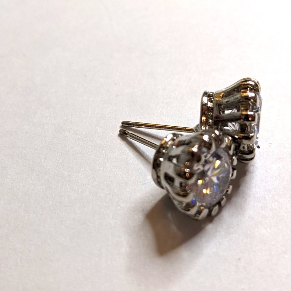 NWOT Swarovski Crystal Elements Silver Overlay Stud Earrings - Picture 4 of 7